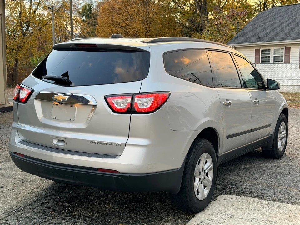 2016 Chevrolet Traverse - Image 5 of 18