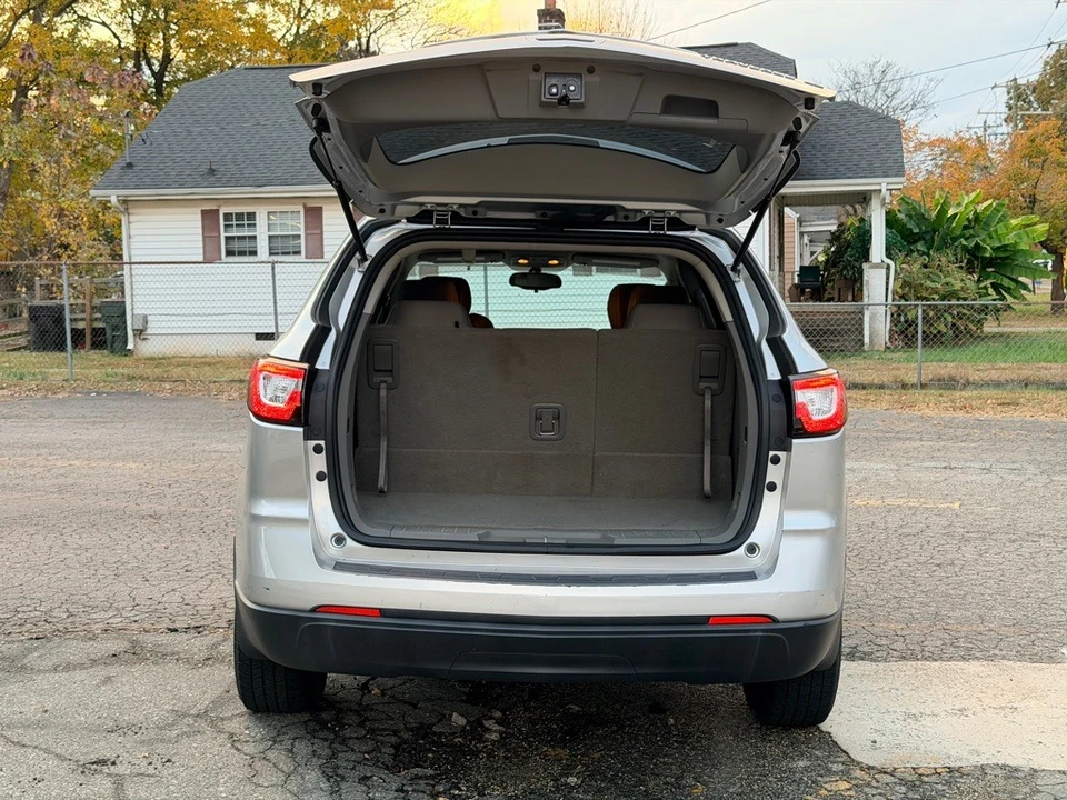 2016 Chevrolet Traverse - Image 7 of 18