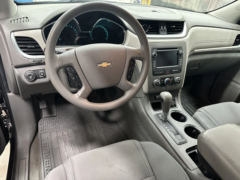 2016 Chevrolet Traverse - Image 9 of 12