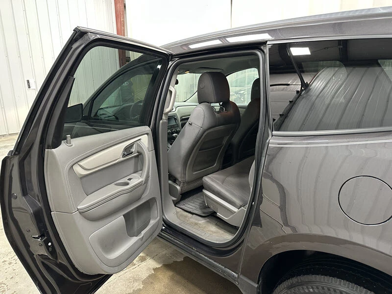 2016 Chevrolet Traverse - Image 11 of 12