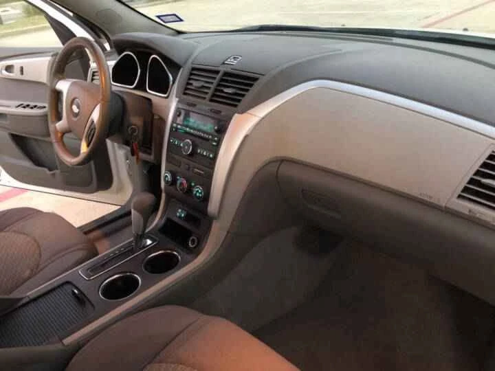 2016 Chevrolet Traverse - Image 6 of 10