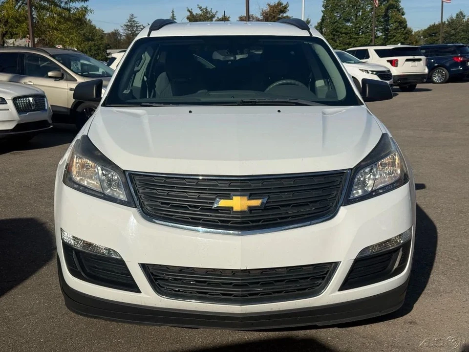 2016 Chevrolet Traverse - Image 2 of 12
