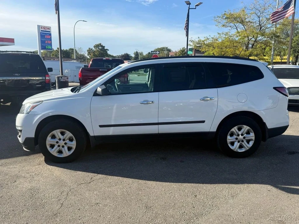 2016 Chevrolet Traverse - Image 8 of 12