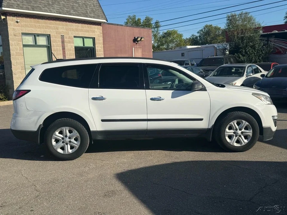 2016 Chevrolet Traverse - Image 4 of 12
