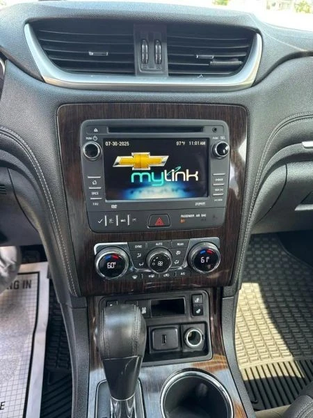 2016 Chevrolet Traverse - Image 11 of 12