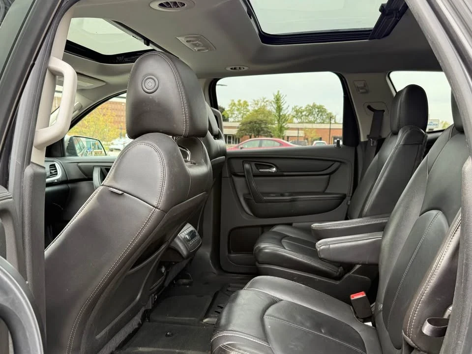 2016 Chevrolet Traverse - Image 6 of 8