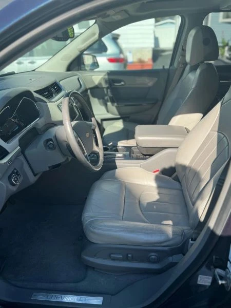 2016 Chevrolet Traverse - Image 6 of 12