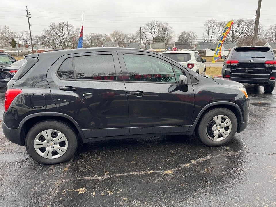 2016 Chevrolet Trax - Image 2 of 8