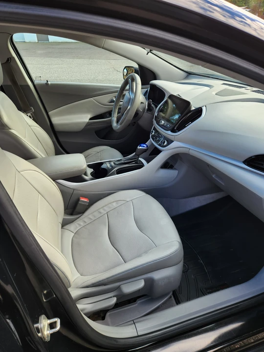 2016 Chevrolet Volt - Image 18 of 21