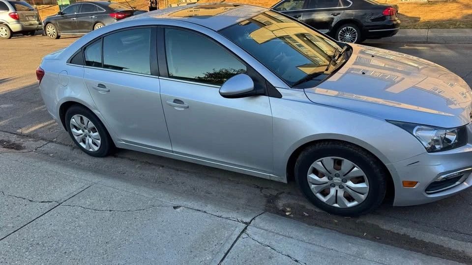 2016 Chevrolet Cruze - Image 2 of 5