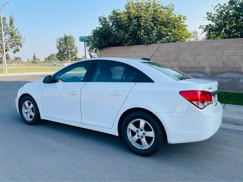 2016 Chevrolet Cruze - Image 2 of 11