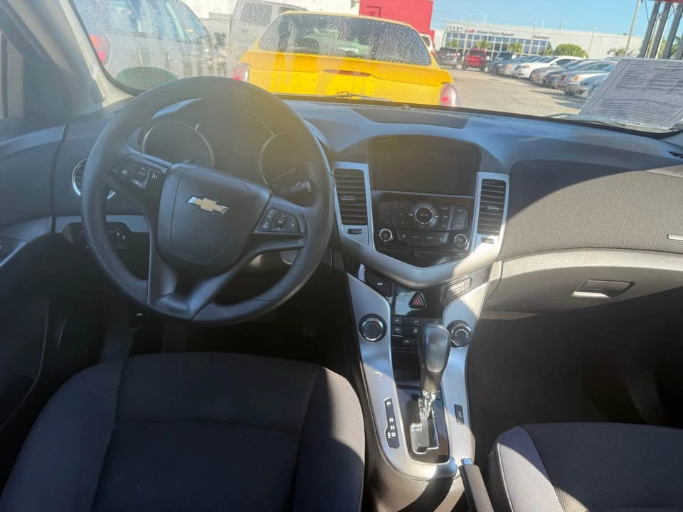2016 Chevrolet Cruze - Image 6 of 8