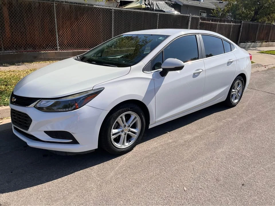 2016 Chevrolet Cruze - Image 2 of 8
