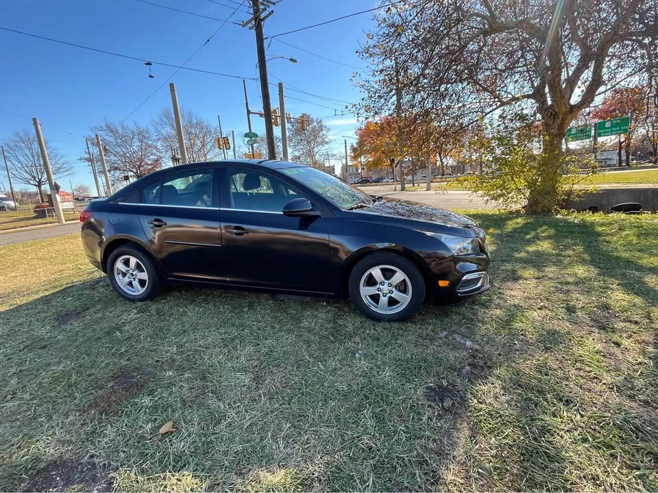 2016 Chevrolet Cruze - Image 2 of 17
