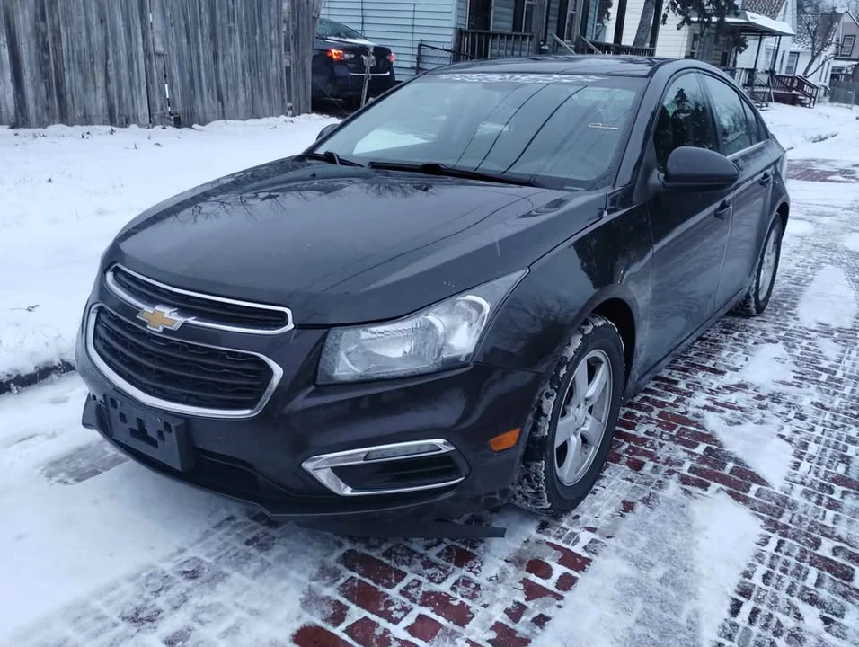 2016 Chevrolet Cruze - Image 2 of 11