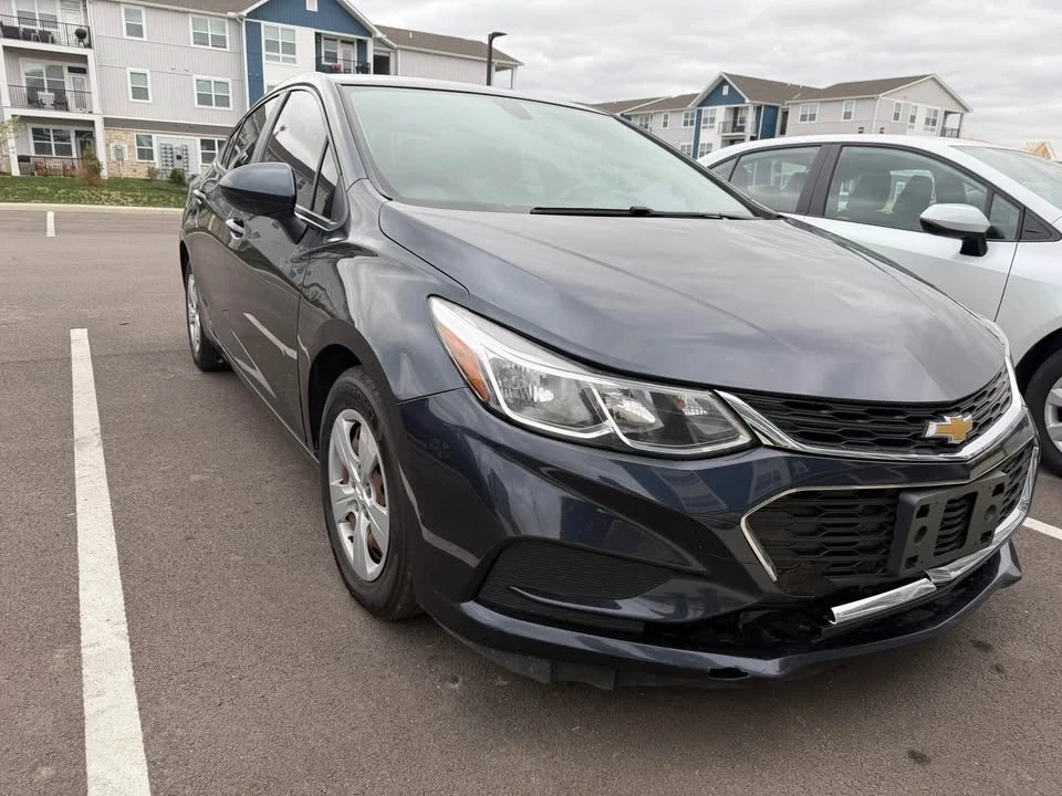 2016 Chevrolet Cruze - Image 2 of 7