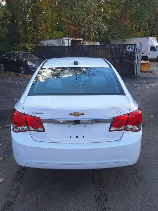 2016 Chevrolet Cruze - Image 4 of 9
