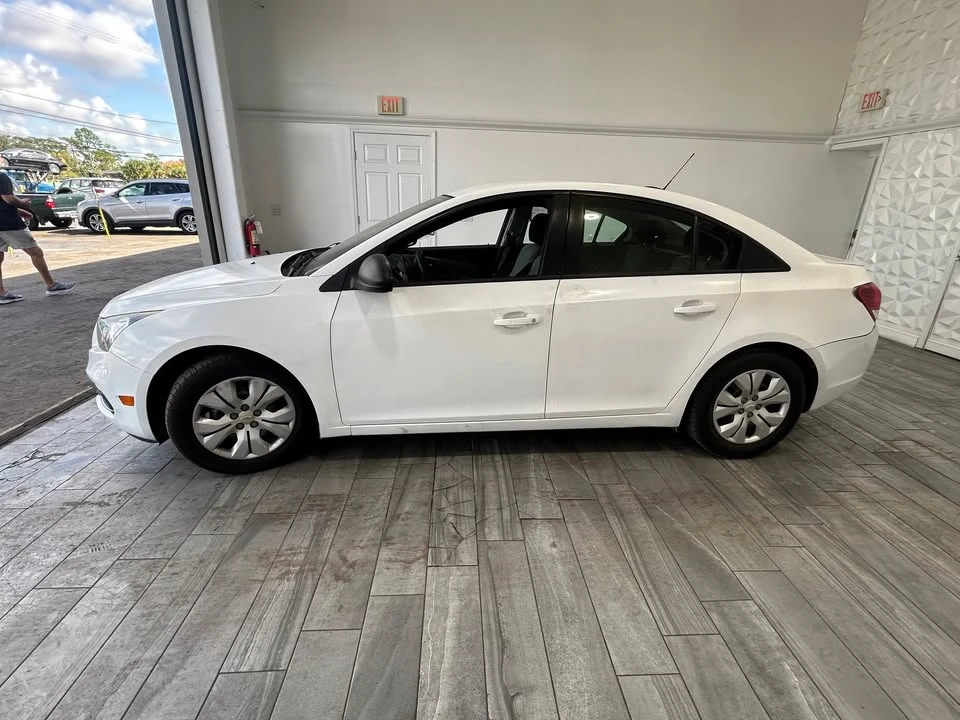 2016 Chevrolet Cruze - Image 11 of 18