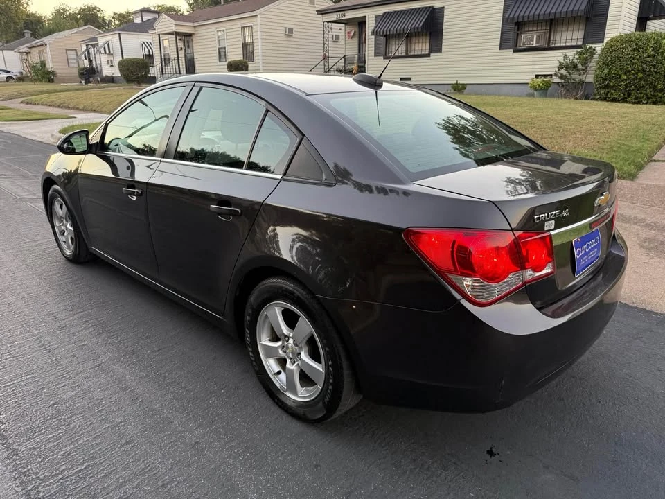 2016 Chevrolet Cruze - Image 2 of 9