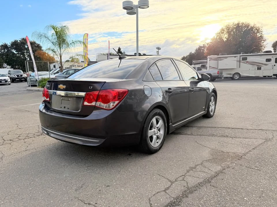 2016 Chevrolet Cruze - Image 2 of 13