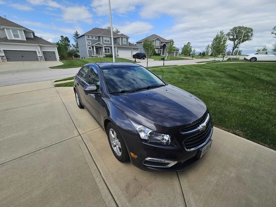 2016 Chevrolet Cruze - Image 2 of 11