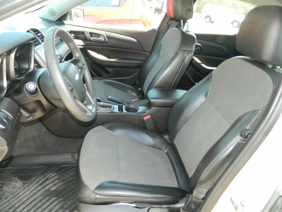 2016 Chevrolet Malibu - Image 8 of 10