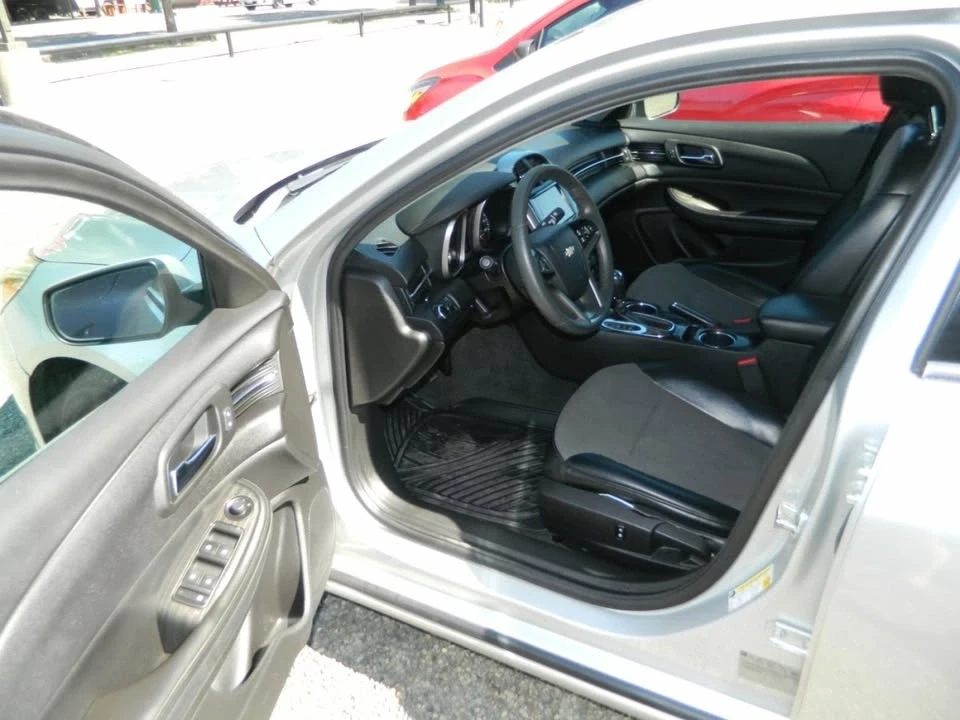 2016 Chevrolet Malibu - Image 7 of 10