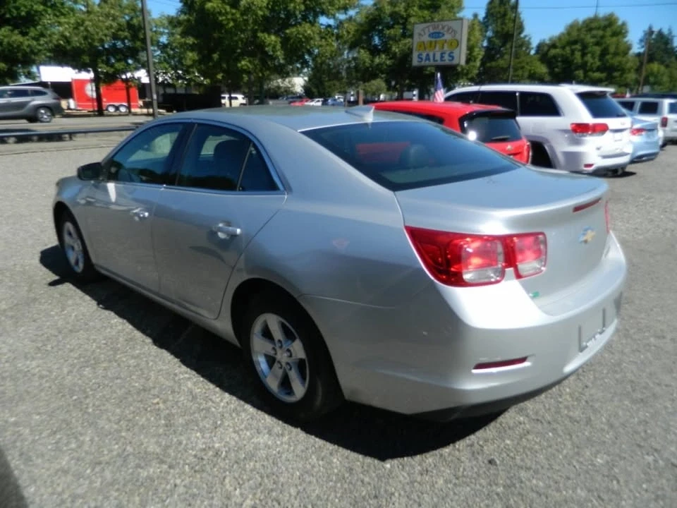 2016 Chevrolet Malibu - Image 4 of 10