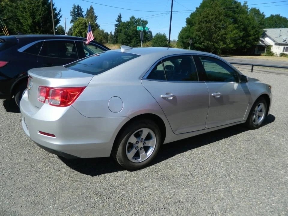2016 Chevrolet Malibu - Image 2 of 10