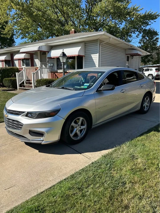2016 Chevrolet Malibu - Image 2 of 9
