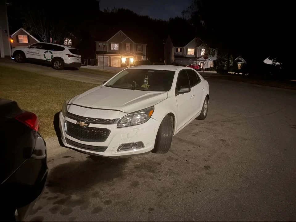 2016 Chevrolet Malibu - Image 2 of 3