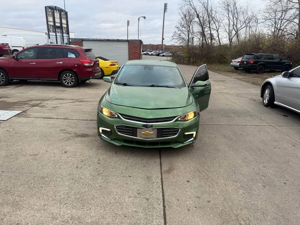 2016 Chevrolet Malibu - Image 2 of 4