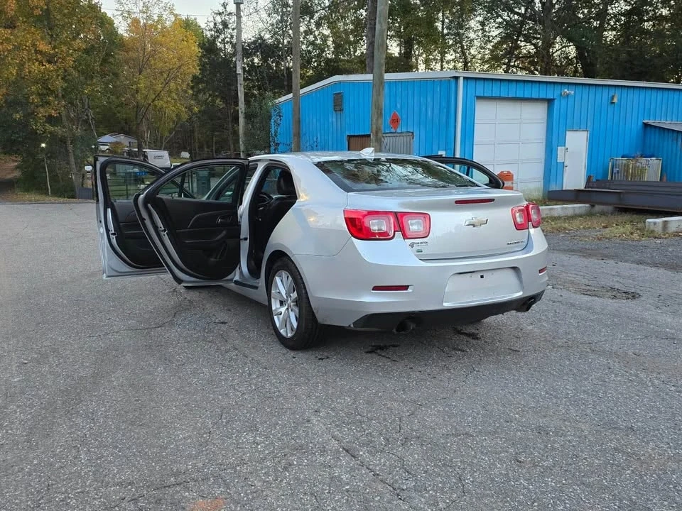 2016 Chevrolet Malibu - Image 16 of 17
