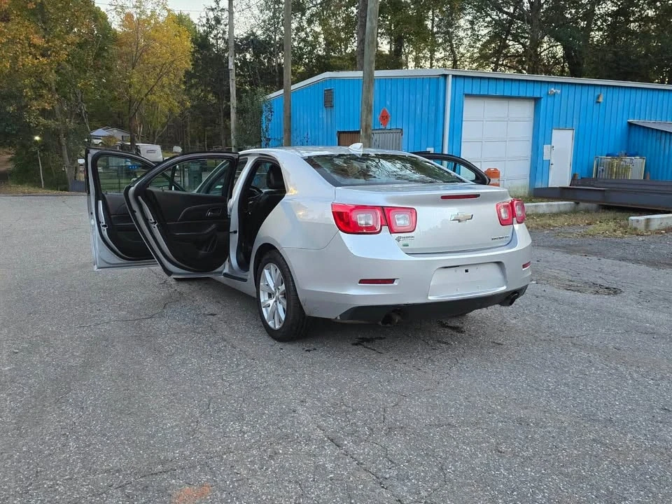 2016 Chevrolet Malibu - Image 15 of 17