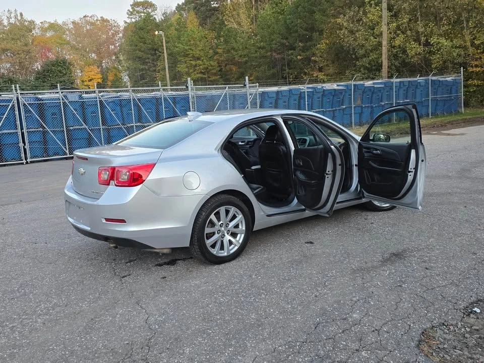2016 Chevrolet Malibu - Image 13 of 17