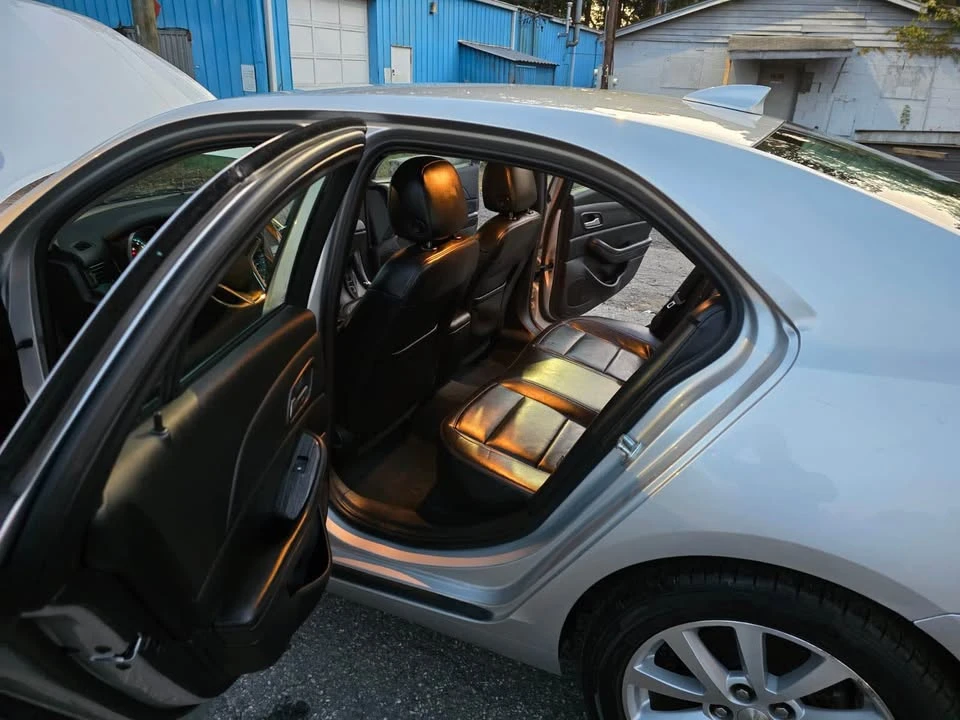2016 Chevrolet Malibu - Image 10 of 12