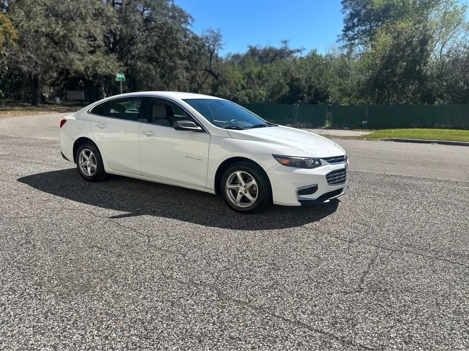 2016 Chevrolet Malibu - Image 2 of 8