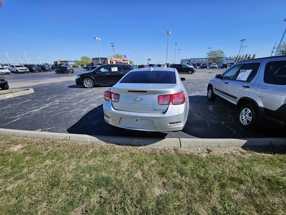 2016 Chevrolet Malibu - Image 4 of 8