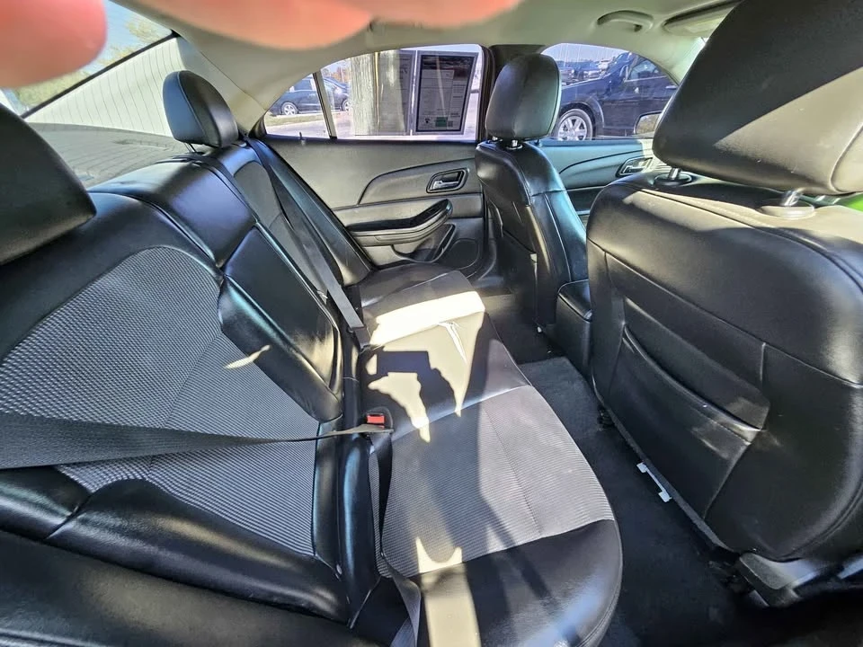 2016 Chevrolet Malibu - Image 6 of 8