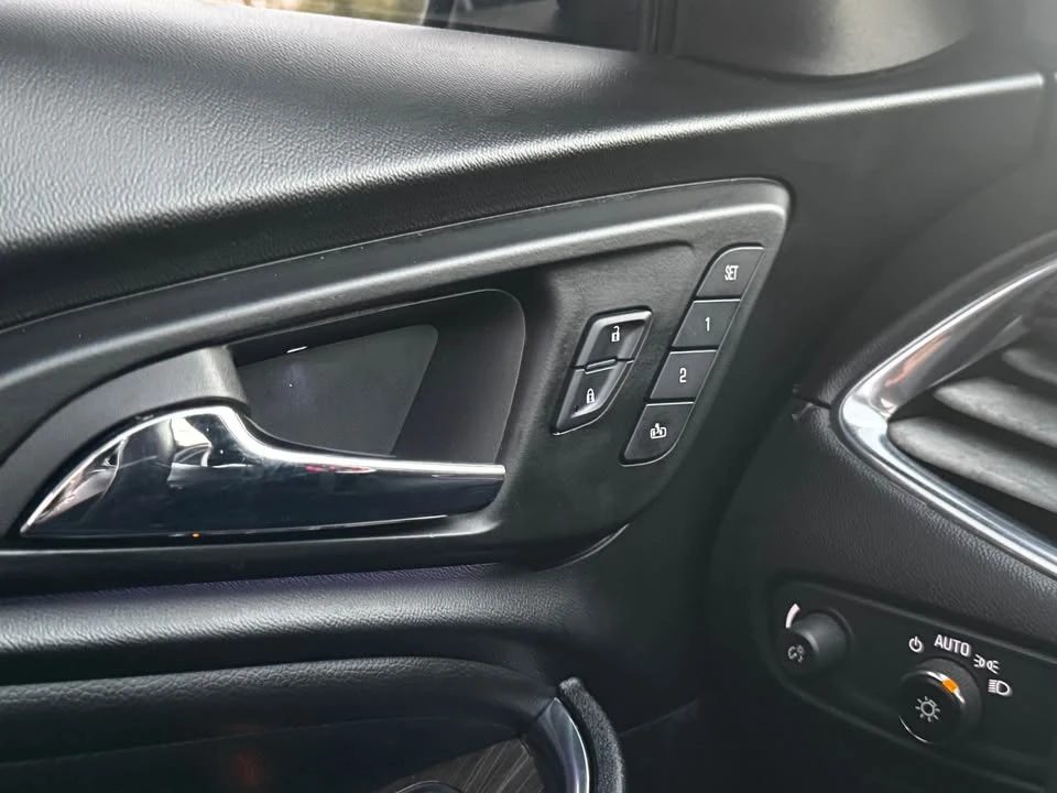 2016 Chevrolet Malibu - Image 11 of 19