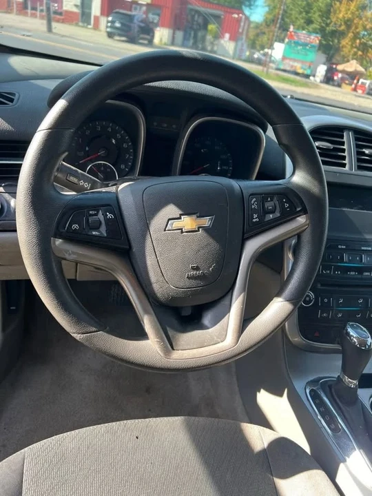 2016 Chevrolet Malibu - Image 6 of 9