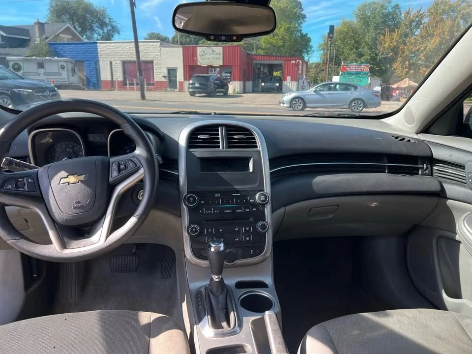 2016 Chevrolet Malibu - Image 9 of 9