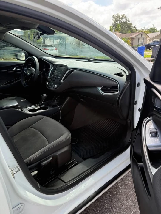2016 Chevrolet Malibu - Image 10 of 15