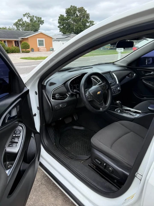 2016 Chevrolet Malibu - Image 9 of 17