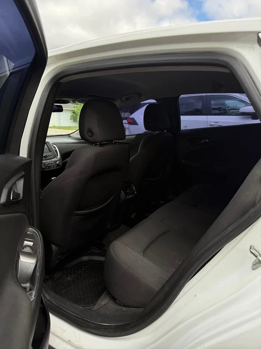 2016 Chevrolet Malibu - Image 10 of 17