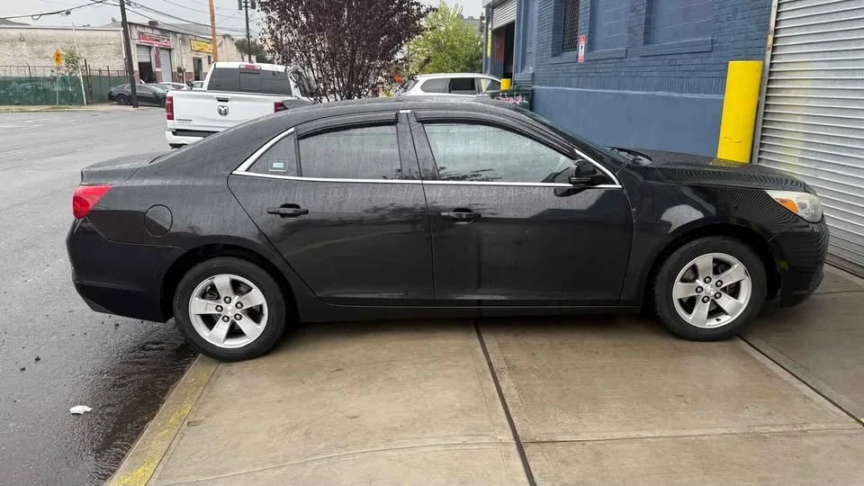 2016 Chevrolet Malibu - Image 4 of 12