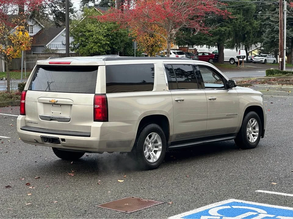 2016 Chevrolet Suburban 11th Gen - Image 4 of 20