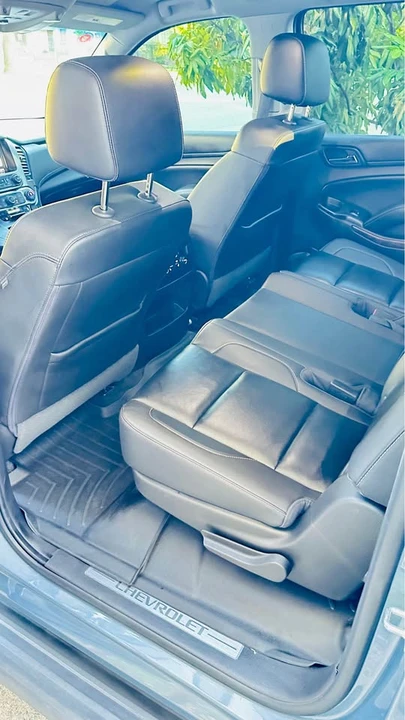 2016 Chevrolet Suburban 11th Gen - Image 15 of 17