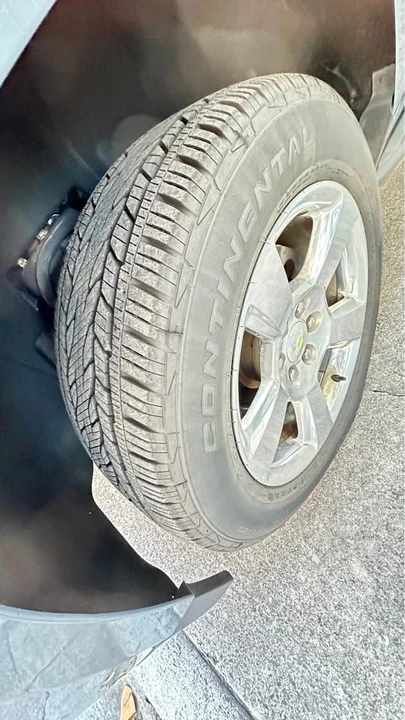 2016 Chevrolet Suburban 11th Gen - Image 16 of 17