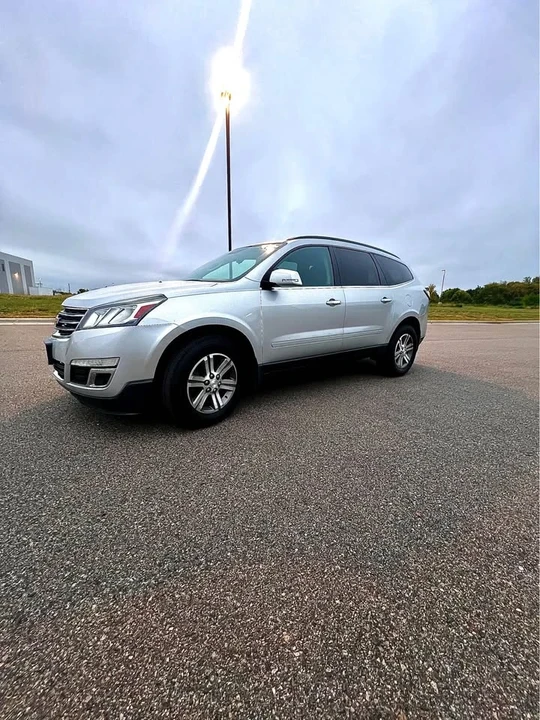 2016 Chevrolet Traverse - Image 2 of 11